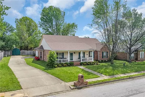 1109 N Quail Ter, Rogers, AR 72756