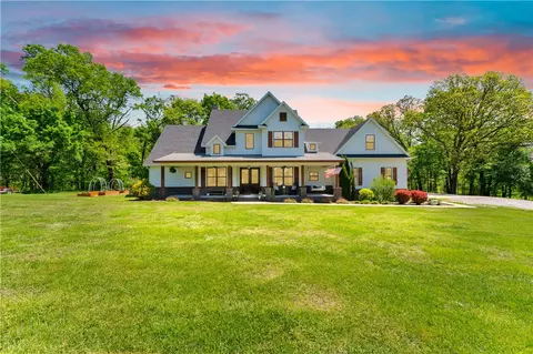4205 Rainbow Farm Rd, Bentonville, AR 72713
