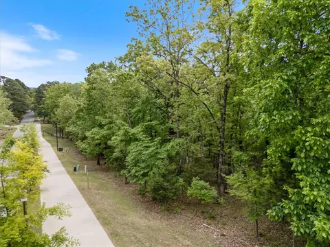 1835 W Markham Rd, Fayetteville, AR 72701