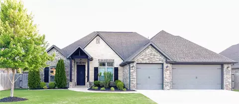 5603 Lakewood Dr, Rogers, AR 72758