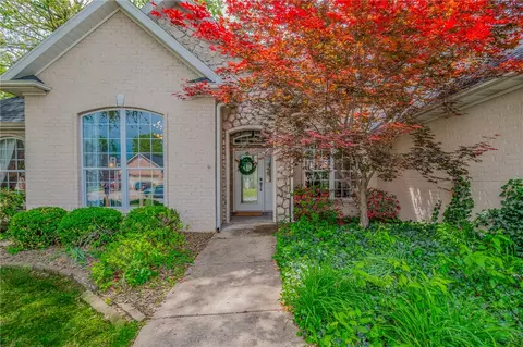 4410 W Arlington Dr, Rogers, AR 72758