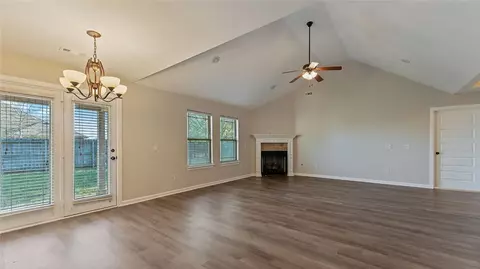 Living - 470 Torino Pl, Centerton, AR 72719 photo 3 of 5