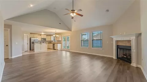 Living - 470 Torino Pl, Centerton, AR 72719 photo 2 of 5