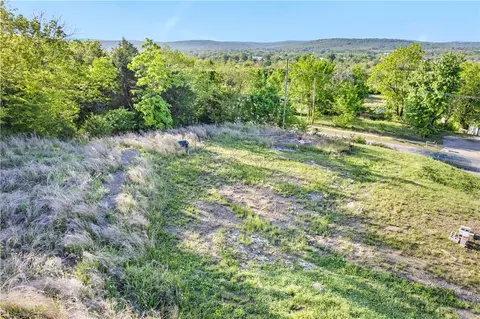 1078 E Huntsville Rd, Fayetteville, AR 72701