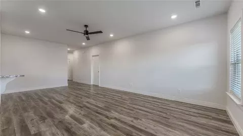 Living - 1111 Pebble Pass, Centerton, AR 72719 photo 4 of 5