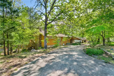 1000 E Oaks Manor Dr, Fayetteville, AR 72703