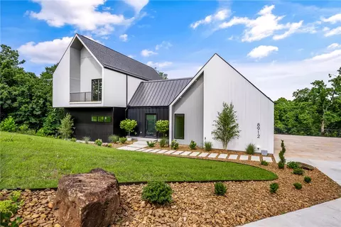 8912 Anew Rd, Rogers, AR 72756