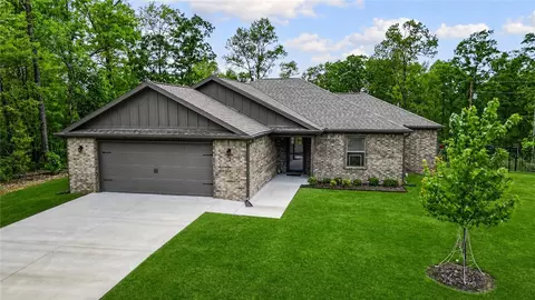 2 Ashford Cir, Bella Vista, AR 72714