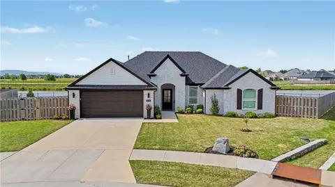 323 Divine Ct, Farmington, AR 72730