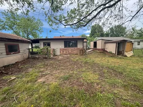 Exterior - 607 Purtle Ave, Springdale, AR 72764 photo 4 of 5