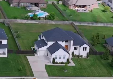 1410 Tuscany Dr, Centerton, AR 72719
