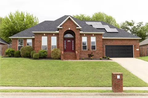 4033 Savannah Ln, Springdale, AR 72762