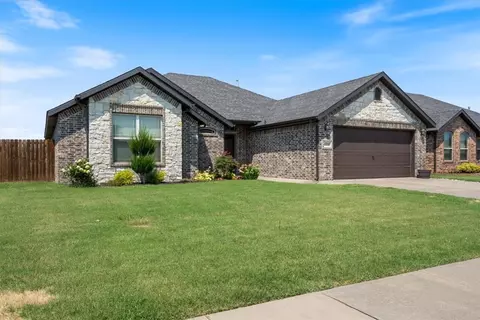6210 S 38th St, Rogers, AR 72758