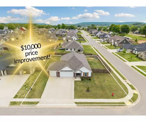 681 Brandon Michael St, Prairie Grove, AR 72753