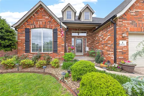 4 Grassland Ct, Bentonville, AR 72712