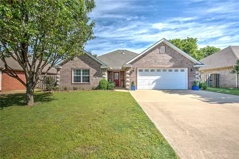 3905 Amour Dr, Rogers, AR 72758