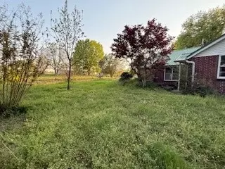 Exterior - 402 E College St, Altus, AR 72821 photo 3 of 3