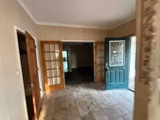 Entry Way - 402 E College St, Altus, AR 72821 photo 1 of 1