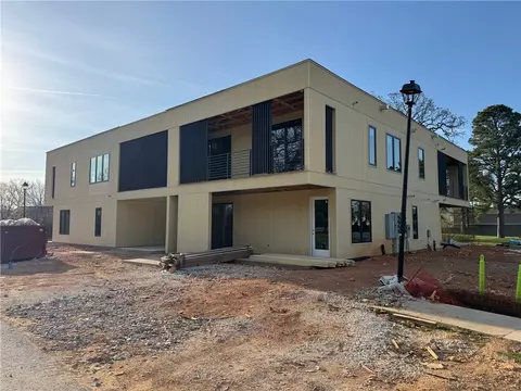845 N Rupple Rd, Fayetteville, AR 72704