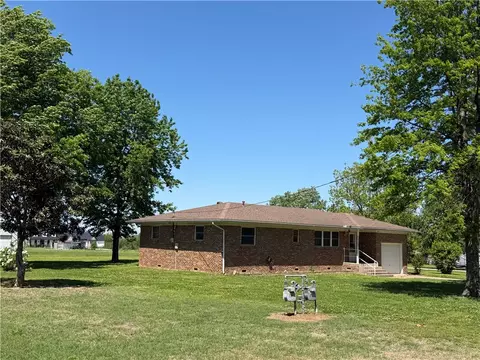 224 Spring Creek Rd, Lowell, AR 72745