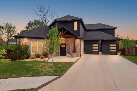 302 SW Gunison Cv, Bentonville, AR 72712
