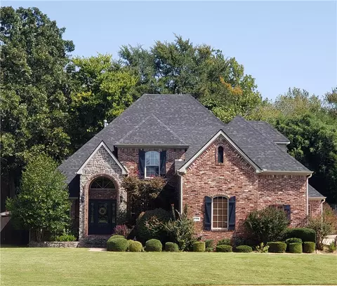 2468 Covington Park Blvd, Fayetteville, AR 72703