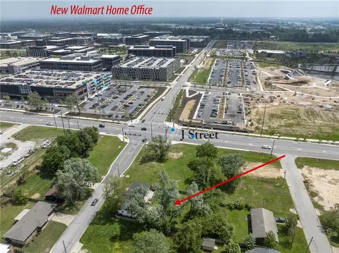 1004 SE 10th St, Bentonville, AR 72712