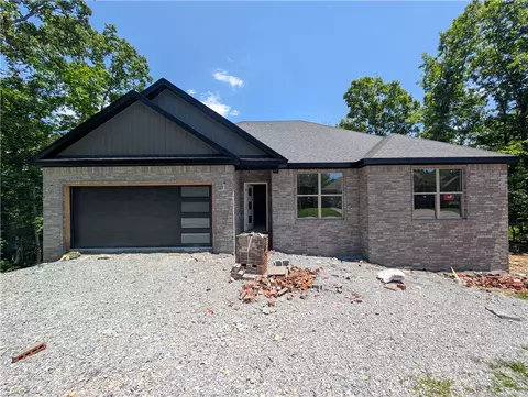 44 Berkshire Dr, Bella Vista, AR 72714