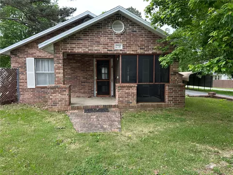 2735 E Wyman Rd, Fayetteville, AR 72701