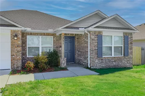 1731 Hermitage Dr, Centerton, AR 72719