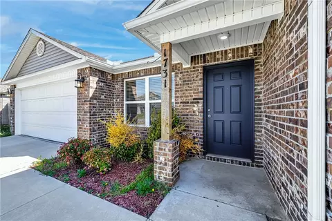 Exterior - 1731 Hermitage Dr, Centerton, AR 72719 photo 3 of 6