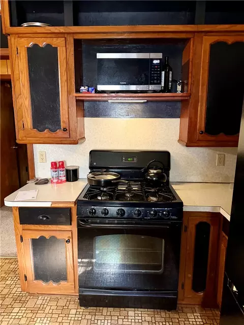 Kitchen - 514 E Short Mountain St, Paris, AR 72855 photo 2 of 3