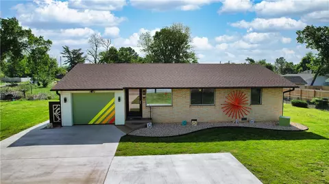 1219 S 5th St, Rogers, AR 72756