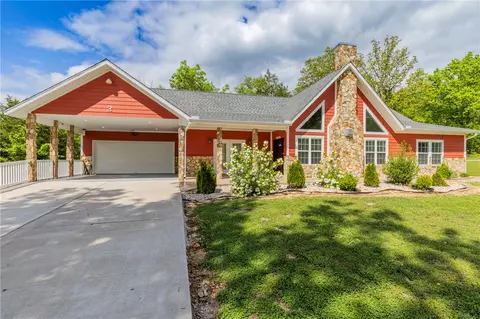 3 Leatherwood Dr, Holiday Island, AR 72631