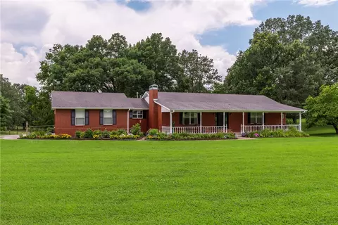 7665 W Wedington Dr, Fayetteville, AR 72704
