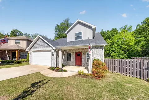 364 Kinniburgh Dr, Farmington, AR 72730