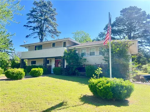 805 W Norristown Cir, Russellville, AR 72802