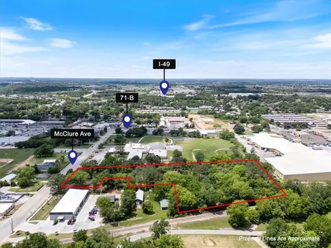 214 Mcclure Ave, Lowell, AR 72745