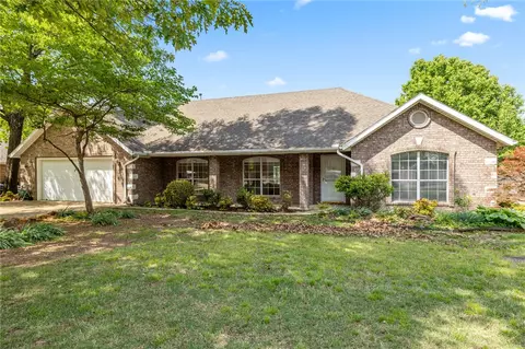 604 Shady Acres Ln, Prairie Grove, AR 72753