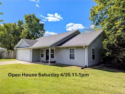2871 Colton Cv, Fayetteville, AR 72701