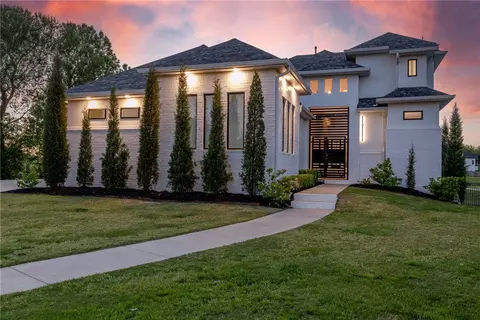 203 Cascade Cir, Cave Springs, AR 72718