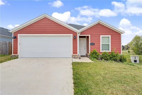 5979 W Holdcroft Dr, Fayetteville, AR 72704
