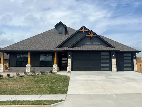 1900 Crump St, Pea Ridge, AR 72751