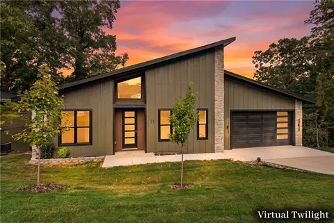 71 York Dr, Bella Vista, AR 72714