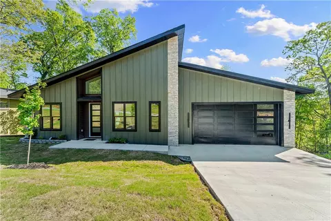 71 York Dr, Bella Vista, AR 72714