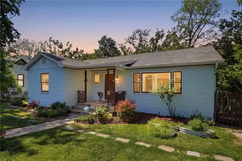 115 Wall St, Eureka Springs, AR 72632