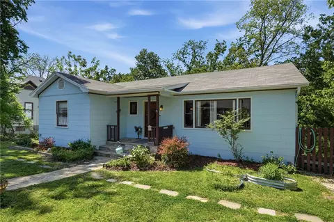 115 Wall St, Eureka Springs, AR 72632
