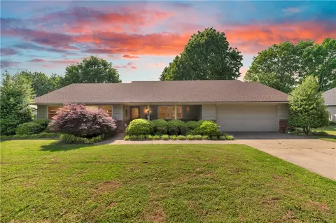 806 Dorman St, Springdale, AR 72762