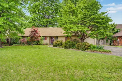 1434 Buena Vista Cir, Springdale, AR 72762