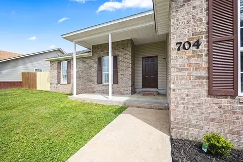 704 SW Charlotte St, Gravette, AR 72736